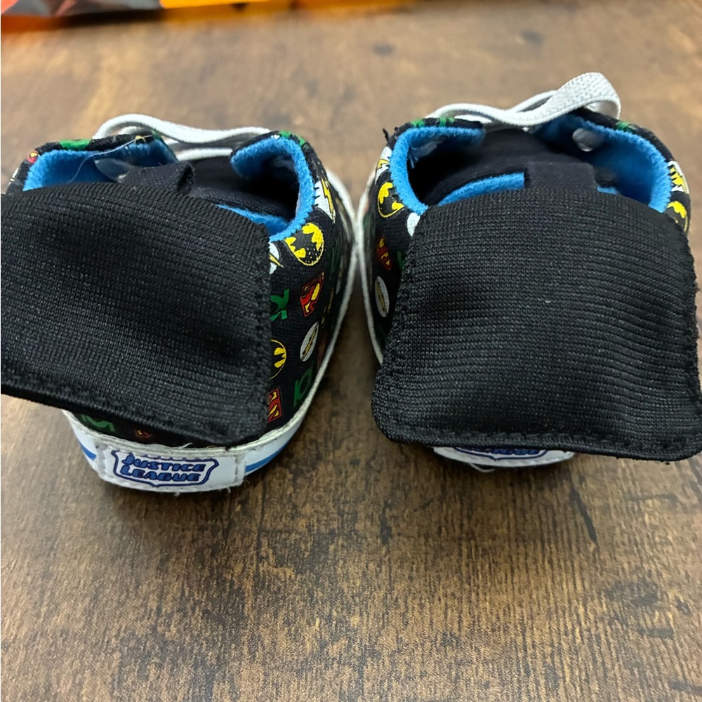 Justice League Infant Shoes - Picture 5 of 7